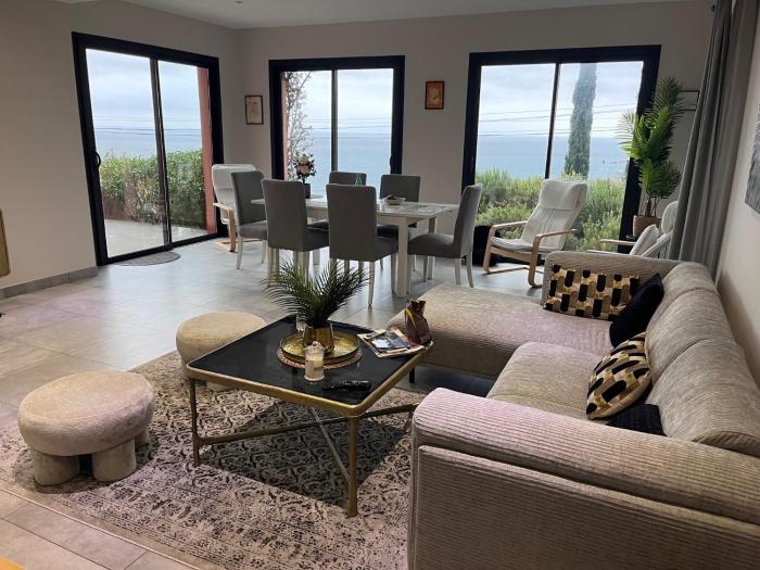 Residence Arc-en-Ciel 5 Star App A with stunning seaview