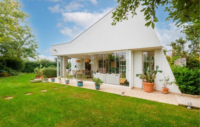 Lovely Home In Polignano A Mare