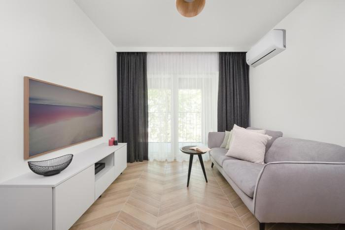 Nowoczesny Apartament z Klimatyzacją i Parkingiem by Renters Prestige