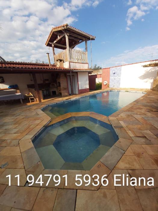Casa com piscina 100 mts praia, WIFI, jacuzzi