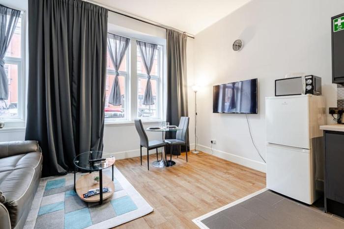 Stunning Ground Floor flat in Southside.