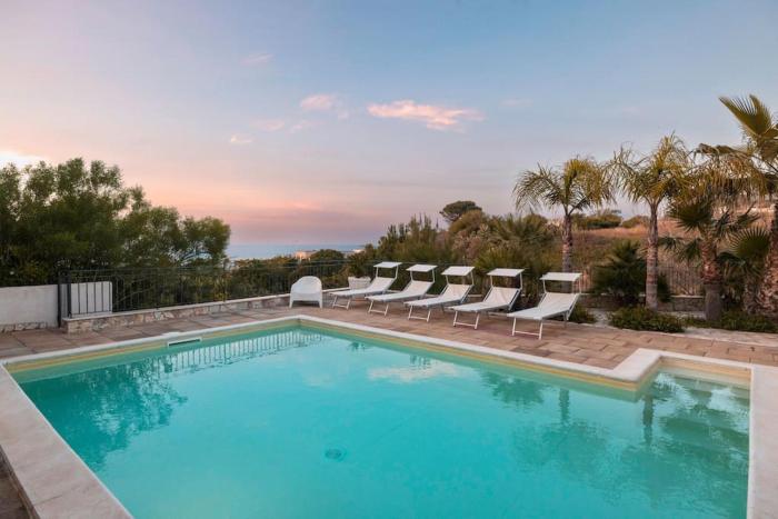 Villa con Piscina 150mt dal Mare 8 Posti OA