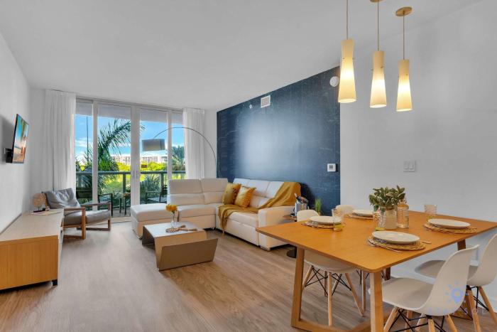 Spectacular Near Beach - 2 BR Apartment