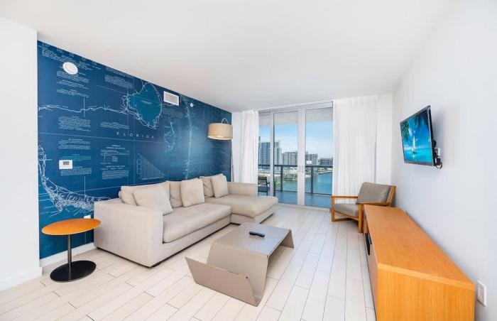 1 Bed & Kitchen at Beachwalk With Pool Gym Beach