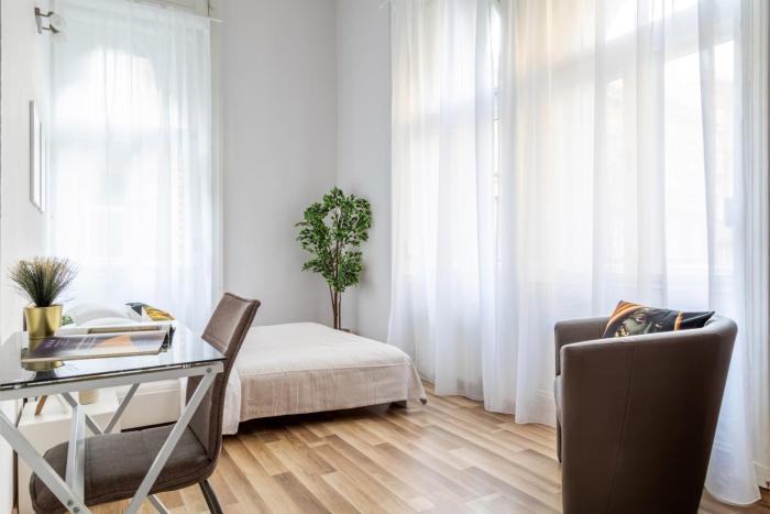 Urban Lights Apartment in Downtown Budapest