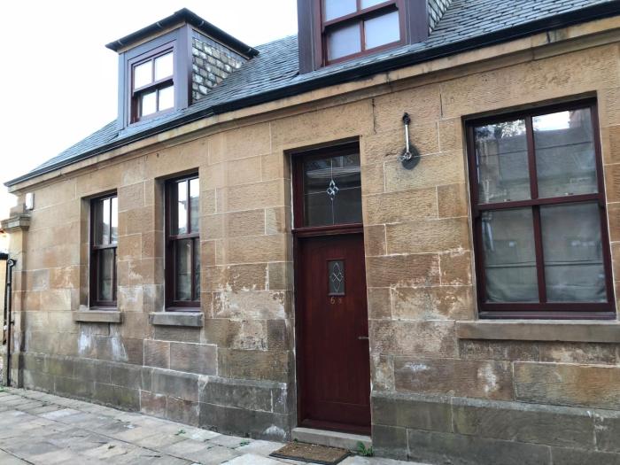 2-Bed Cottage Sleeps 4 10 mins to Glasgow Centre
