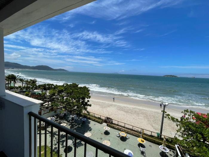 Apartamento frente à Praia Dos Ingleses