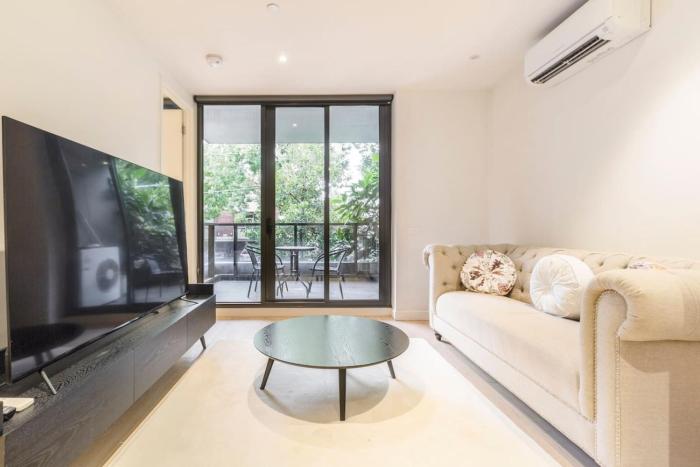 Gorgeous 2brm in leafy Elwood