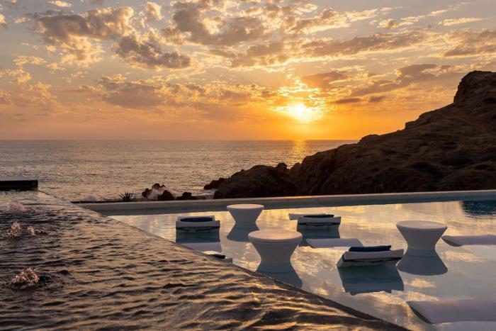 Boutique Ocean Escape with Relaxing Amenities