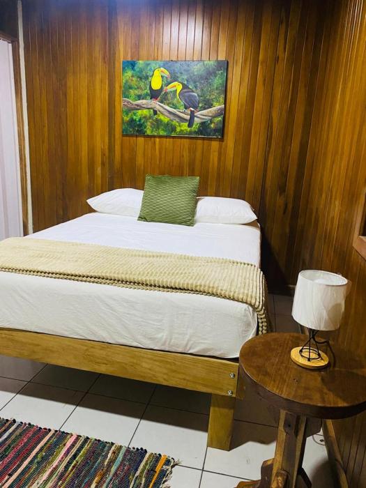 Casa 1856- cómodas habitaciones en el Centro de Alajuela