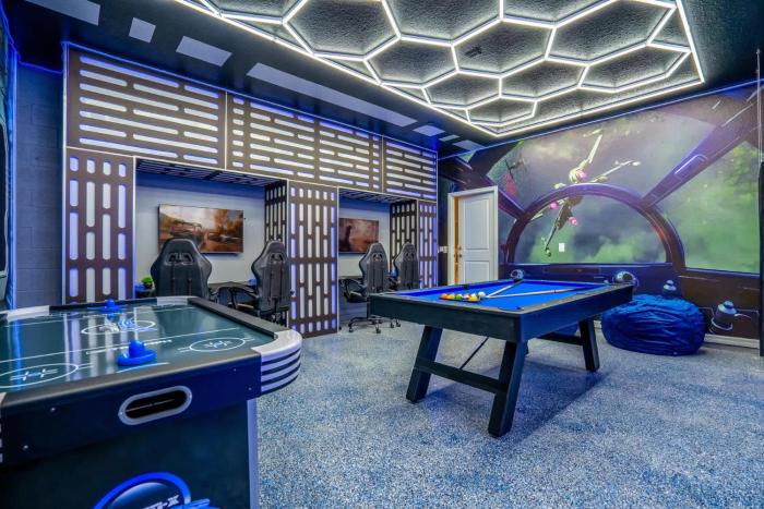 Upstay 10BR Family Retreat w Pool Hot Tub & Games