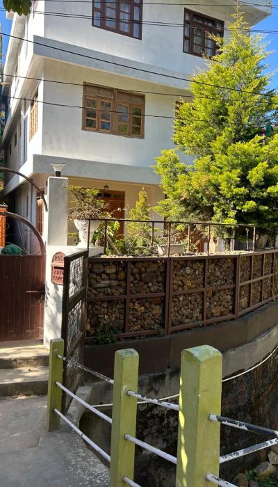 Apple Cherry Pine Green Homestay