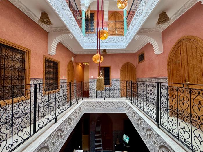 Riad Flottement Des Songes