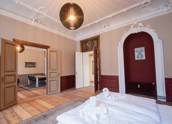 AHOI HOMES Royal Living - Innenstadt - Parkplatz