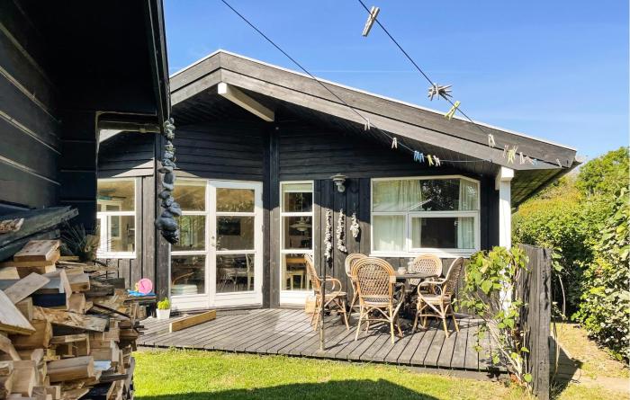 Cozy Home In Anholt With Wifi