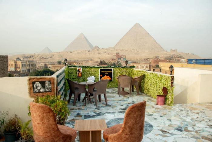 hotel pyramids show in