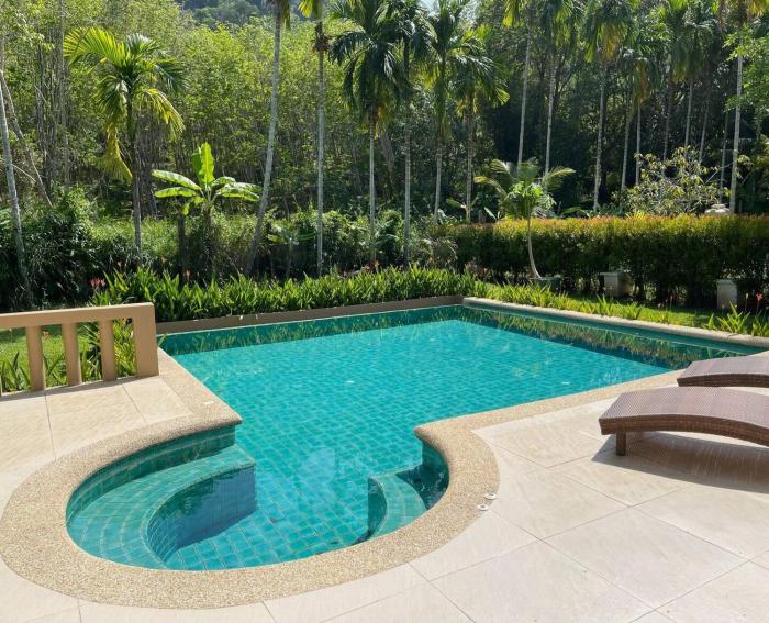 17 - Tropical Pool Villa