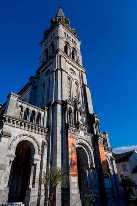 VUE DE REVE CHAMBRE dans APPARTEMENT DE STANDING - vous faites le ménage-Very good prices but you have to cle-an th-e flat