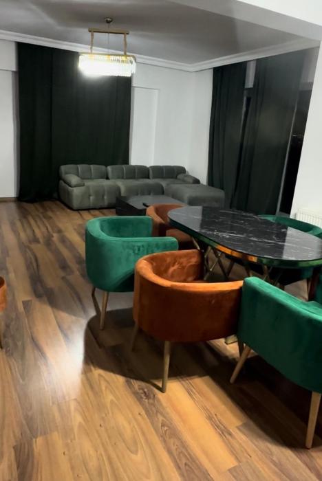 Sabiha Gökcene 5 dk Havuz, balkon, otopark yeşillikler içinde