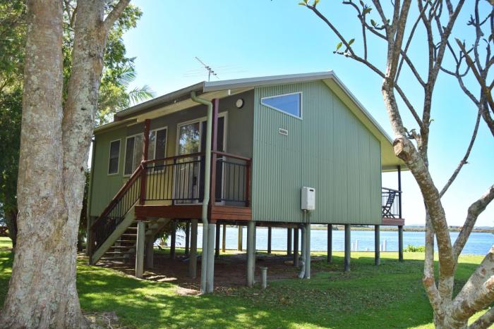 Coast and Country Cabin 4