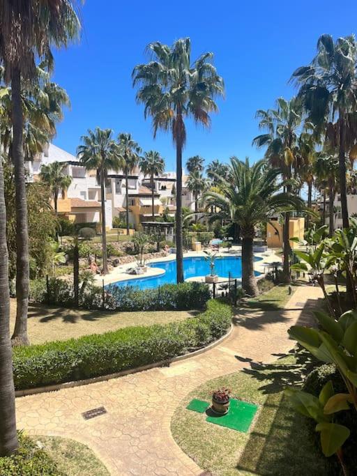 First Line Beach Beautiful and Bright Home