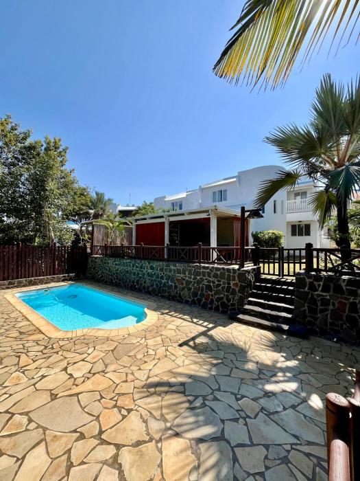 Villa authentique au bord de la rivière