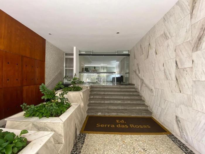 Apartamento 2 quartos 200m da praia e ao lado dos Shoppings Leblon