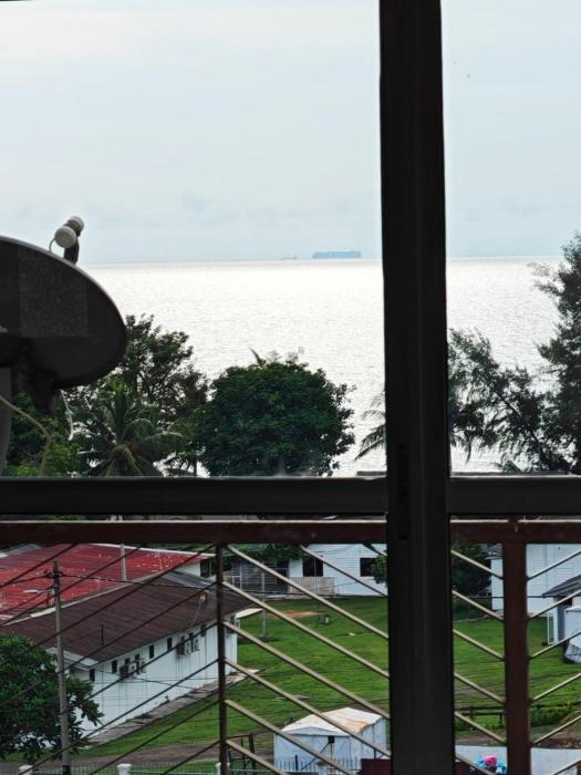 Shorelina Homestay - PD Laguna Condo