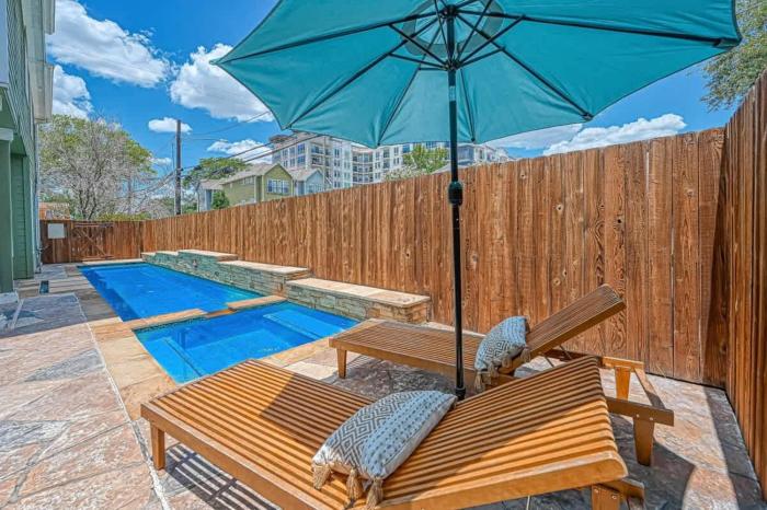 Charming 4BR Holiday Home in Houston Heights