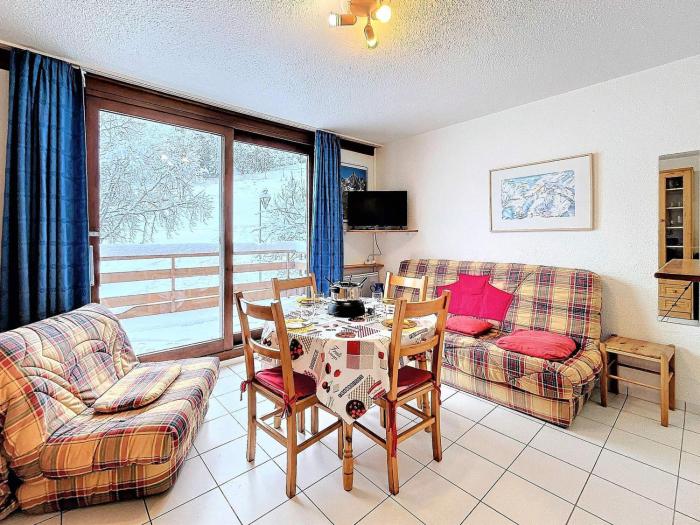 Appartement confortable skis aux pieds avec terrasse et piscine - FR-1-267-244