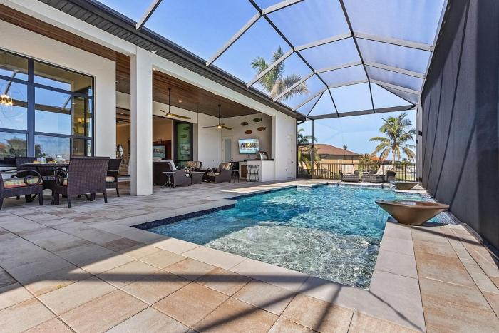 Stunning! Gulf Access, Heated Pool, -Harbor Lights Hideaway - Roelens