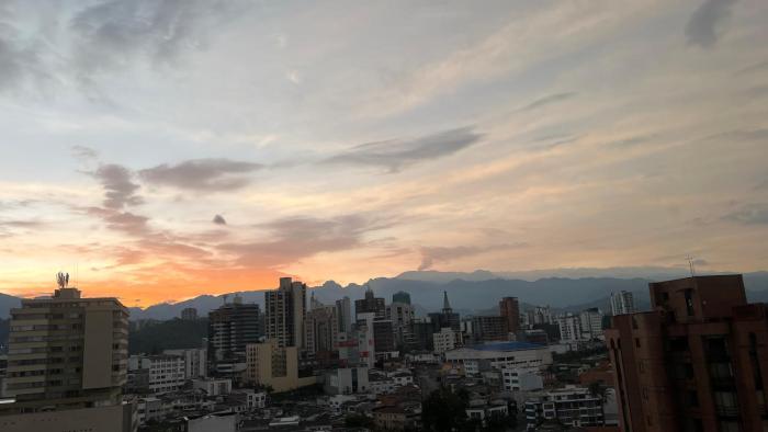 Apartamento Vista Panoramica 3 habitaciones 2 baños - Av Santander Sector El Cable y Estadio Palogrande