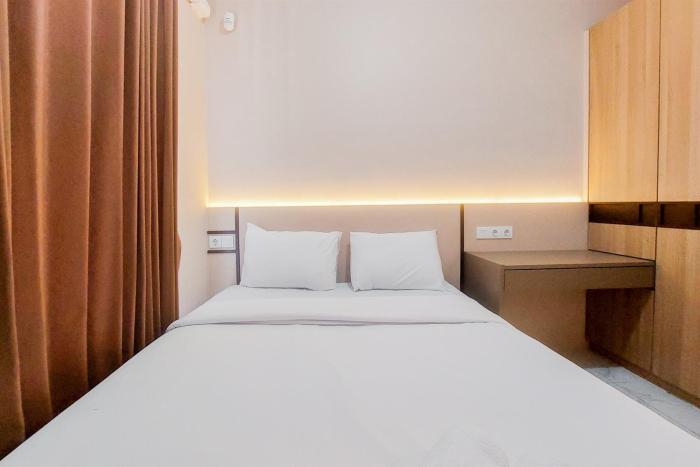 Good Designed and Restful Studio Sky House BSD Apartment By Travelio