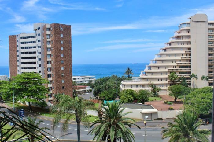 41 The Shades, Umhlanga