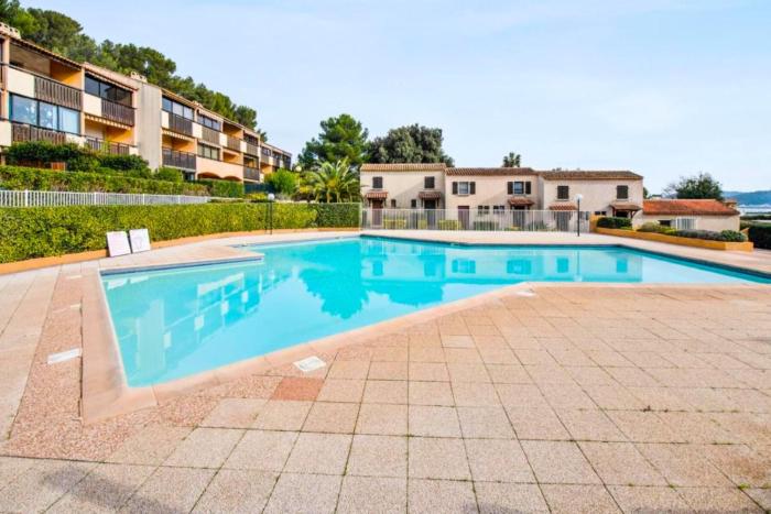 T2 avec piscine proche des Sablettes avec parking