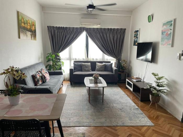 Emira Residence Amir Homestay
