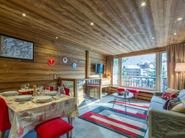 Spacieux duplex 3P avec wifi et balcon sud, parking inclus, près des pistes à Val-dIsère - FR-1-694-27