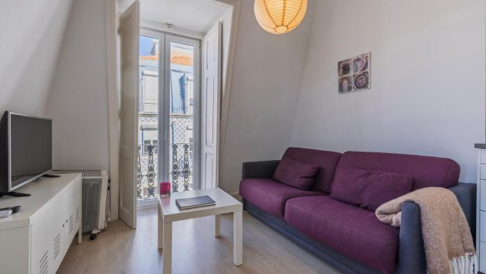 Classic Topfloor Apartment by LovelyStay