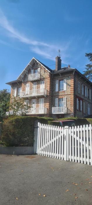 Magnifique 40 m2 très lumineux, calme, la mer et le centre ville tout à pieds