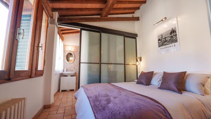 Santa Croce Historic Loft with a View