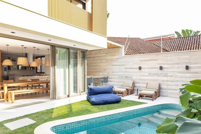 Av. Mãe Bernarnada 1414 · 5 suítes | a passos da praia e piscina aquecida