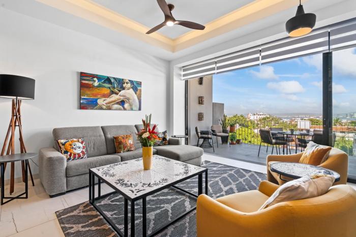 2B Modern Romantica Luxury Condo