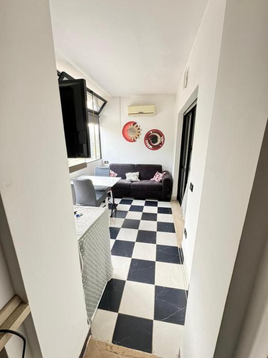 Grazioso&Collegatissimo con terrazzo Casello Autostradale Frosinone