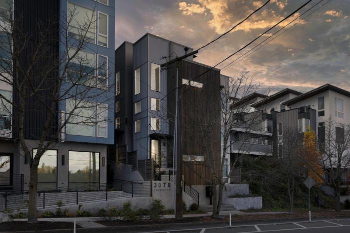 West Seattle - Mins to Downtown!