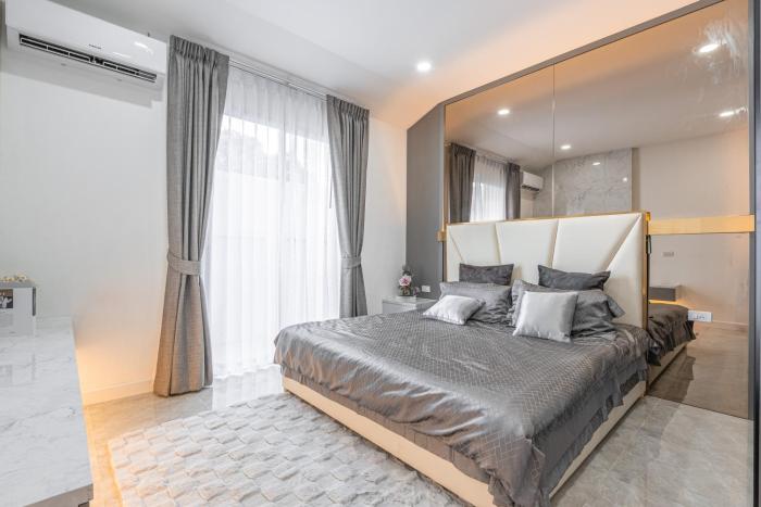 R2市区近海全新现代风格豪华泳池别墅800m到海边