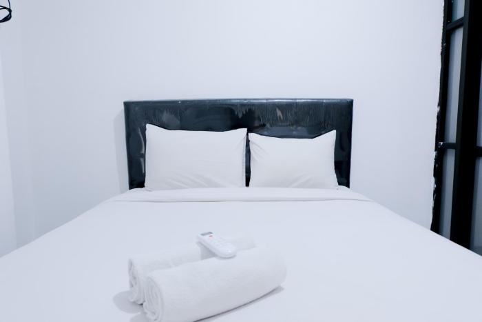 Cozy and Homey 1BR Apartment at Gateway Ahmad Yani Cicadas By Travelio