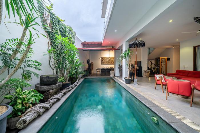 NEW! Comfy 3BR Villa in Canggu with Rooftop Bar & Pool