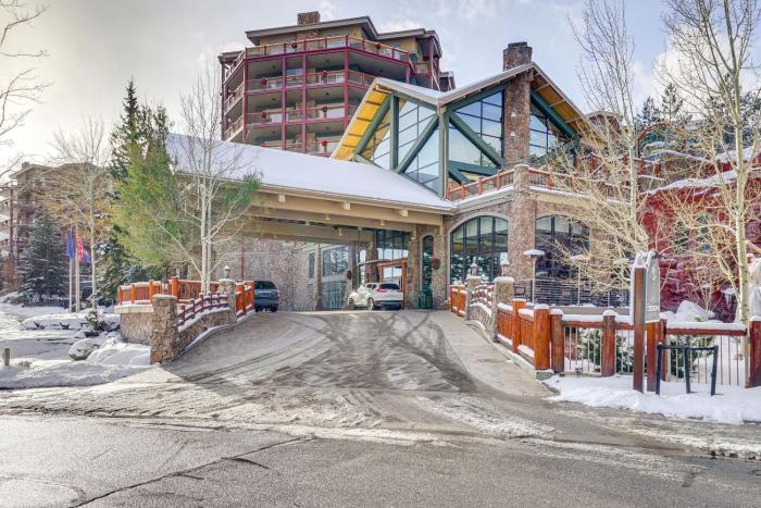 Walk to Ski Lift Resort Condo in Park City!