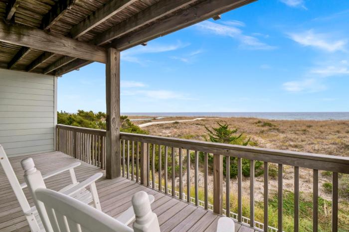 Aqua Vista by Sea Scape Properties