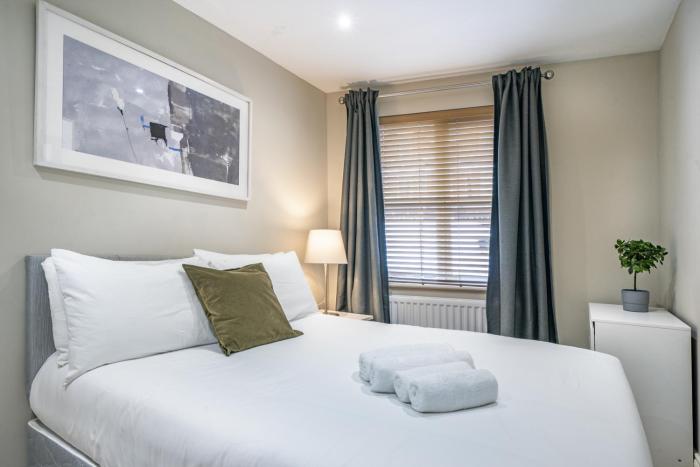 Giants Causeway-1bd Ap - Gold Short Term Stays